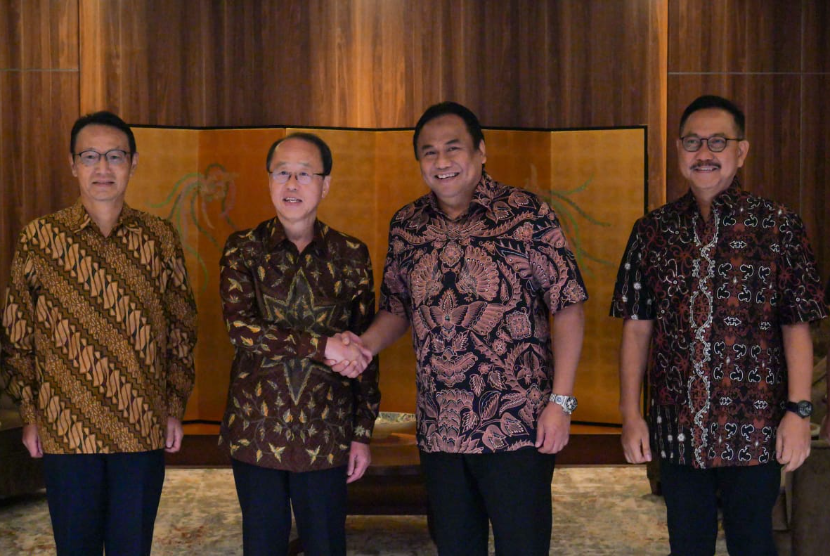 Wakil Ketua DPR RI Rachmat Gobel menerima rombongan pengusaha Jepang yang berkunjung ke Ibu Kota Negara (IKN) Nusantara di rumah dinasnya di Jl Denpasar, Jakarta.