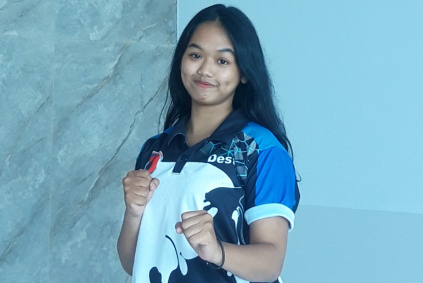 Mahasiswa Program Studi (prodi) Manajemen, Fakultas Ekonomi dan Bisnis (FEB) Kampus Digital Bisnis Universitas Nusa Mandiri (UNM), Destika Fitryana sukses meraih prestasi di bidang olah raga Taekwondo. 
