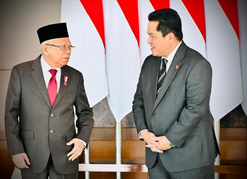   Menteri BUMN Erick Thohir bersama Wakil Presiden Maruf Amin dinilai sama-sama aktif mendorong pengelolaan zakat. (ilustrasi)