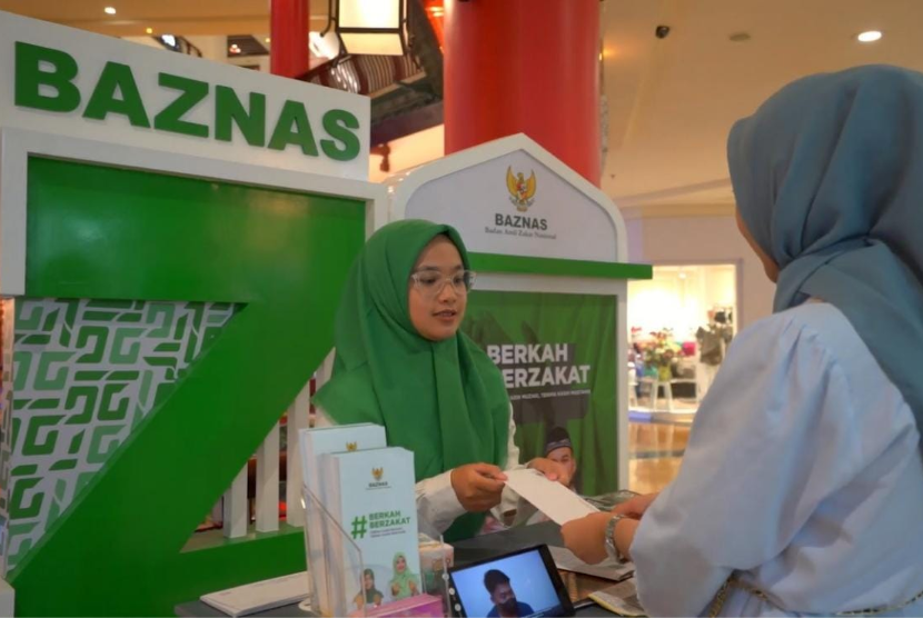  Badan Amil Zakat Nasional (Baznas) hadirkan kemudahan untuk masyarakat membayar zakat fitrah dengan membuka layanan zakat di beberapa mal dan e-commerce.