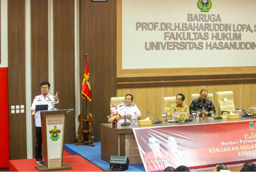 Menteri Pertanian Syahrul Yasin Limpo memberikan kuliah umum di Baruga Prof Baharuddin Lopa, Fakultas Hukum Unhas.