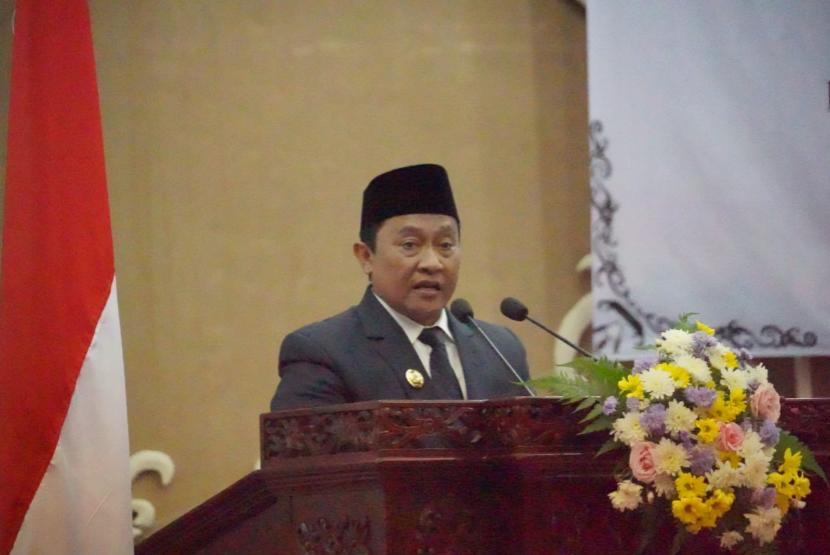 Wakil Gubernur Kalimantan Tengah (Kalteng) Edy Pratowo menghadiri secara langsung Rapat Paripurna ke-3 Masa Persidangan II Tahun Sidang 2023, bertempat di Ruang Rapat Paripurna DPRD Provinsi Kalteng, Selasa (30/5/2023).