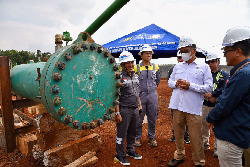 Menteri Energi dan Sumber Daya Mineral (ESDM) melaksanakan peninjauan pembangunan Pipa Transmisi Gas bumi Cirebon-Semarang (Cisem) Tahap 1 ruas Semarang-Batang. 