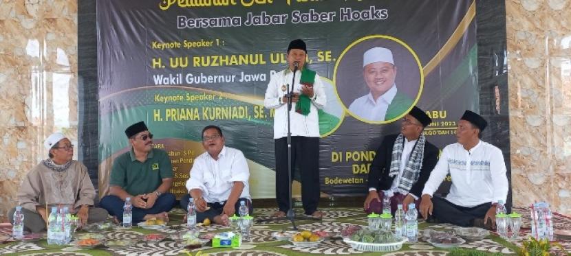 Wakil Gubernur Jawa Barat, Uu Ruzhanul Ulum,  Rabu (8/6/2023) mengunjungi Pondok Pesantren Darurrohmah Kertasari Weru Cirebon.