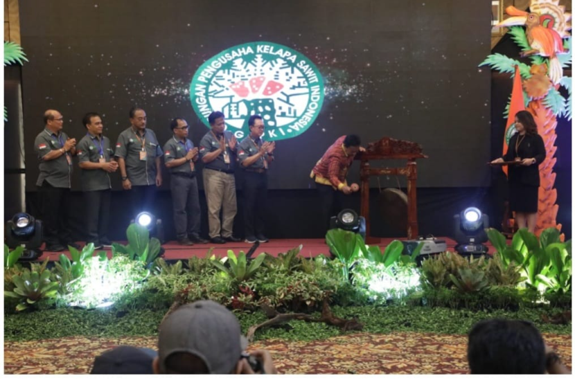  Wakil Gubernur Kalimantan Tengah, Edy Pratowo, perusahaan besar swasta (PBS) yang berhimpun dalam GAPKI (Gabungan Pengusaha Kelapa Sawit Indonesia) harus menjadi perusahaan mitra dari program Peremajaan Sawit Rakyat (PSR).