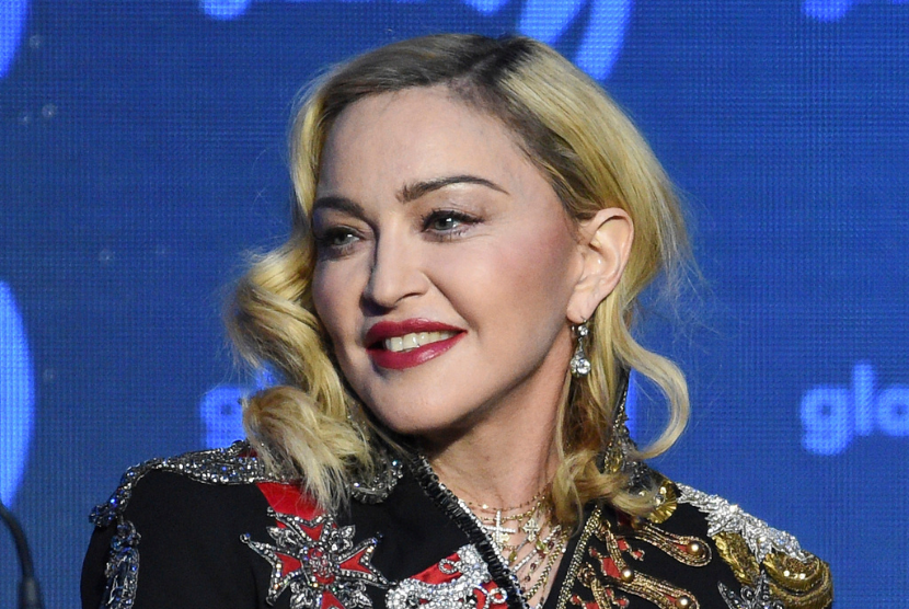 Penyanyi sekaligus aktris, Madonna. Madonna dikabarkan akan menjadi Harley Quinn di serial Batman 89: Echoes.
