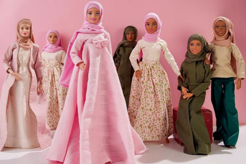  Hijarbie, boneka Barbie berhijab karya seniman Nigeria, Haneefah Adam.