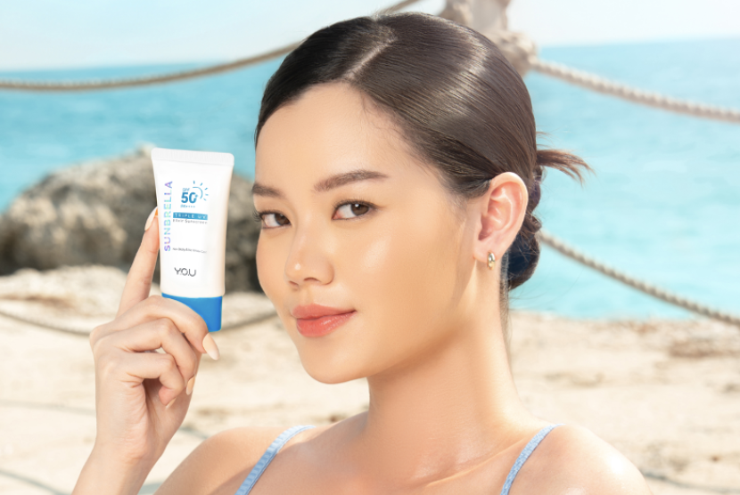 Sunbrella Triple UV Elixir Sunscreen SPF 50+ PA++++ merupakan hybrid sunscreen yang mampu memberikan perlindungan broad-spectrum kepada kulit.