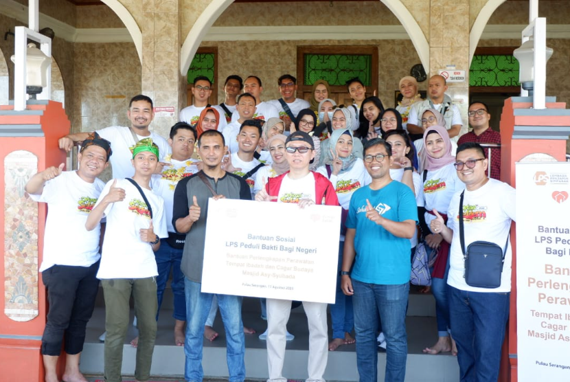 Lembaga Penjaminan Sosial (LPS) kembali memberikan bantuan kepada Masjid As-Syuhada, masjid bersejarah dan termasuk cagar budaya di wilayah Kampung Bugis, Serangan, Denpasar. 