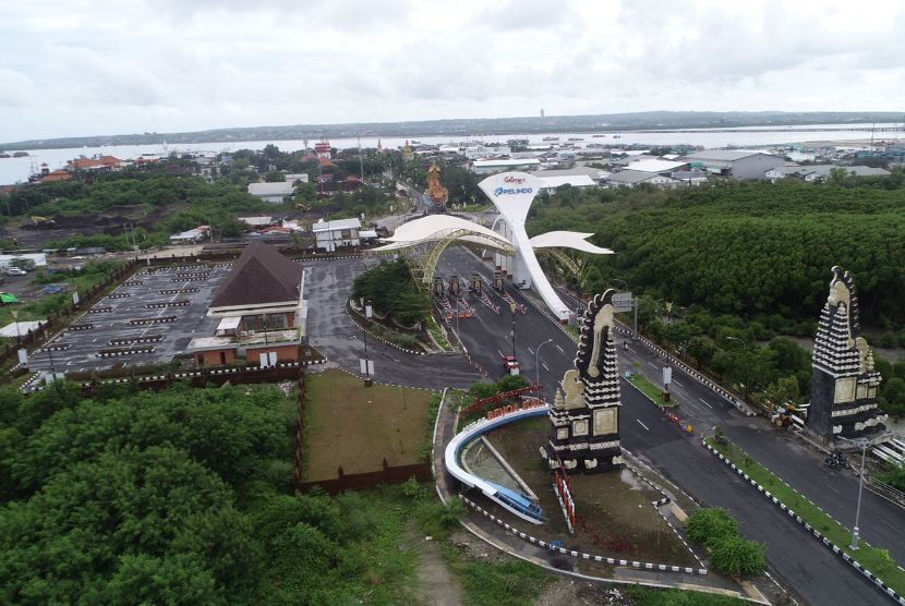 PT Pelabuhan Indonesia (Pelindo) terus mengembangkan Pelabuhan Benoa menjadi Bali Maritime Tourism Hub agar memberikan nilai tambah pariwisata di Pulau Dewata. 