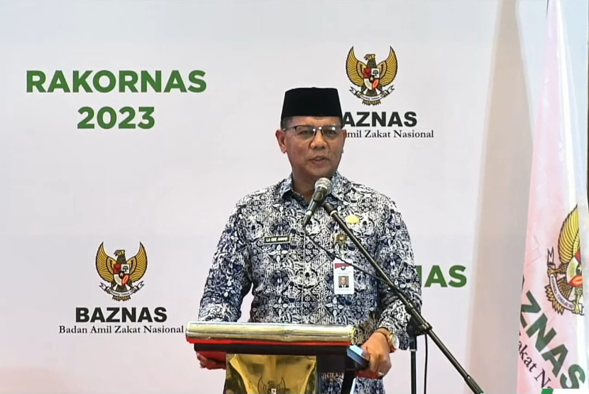 Staf Ahli Bidang Ekonomi dan Pembangunan Menteri Dalam Negeri La Ode Ahmad P Balombo pada plenary session Rapat Koordinasi Nasional (Rakornas) Baznas 2023 yang diselenggarakan di Jakarta, 20-22 September 2023. 