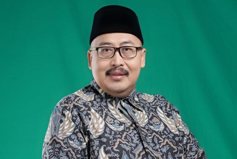 Ketua Pengurus Besar Nahdlatul Ulama (PBNU), KH Ahmad Fahrur Rozi. PBNU minta pemerintah menindak tegas jika ada warga Indonesia kibarkan bendera Israel.