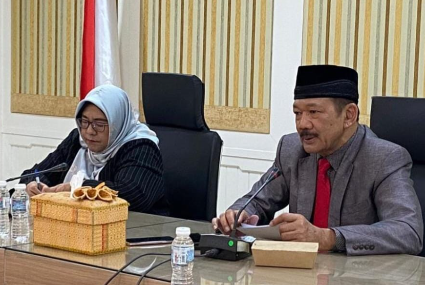 Badan Amil Zakat Nasional (Baznas) bersama Kedutaan Besar Republik Indonesia (KBRI) di Kuala Lumpur membahas pengembangan dana zakat untuk membantu berbagai persoalan Pekerja Migran Indonesia (PMI) di Malaysia.