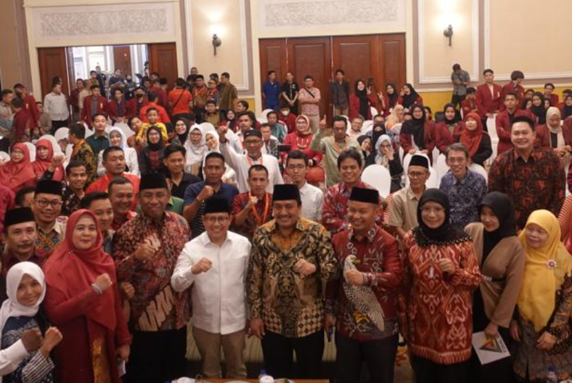 Rektor Universitas Muhammadiyah Jakarta (UMJ), Prof Dr Mamun Murod, resmi dilantik menjadi Ketua Umum Forum Keluarga Alumni Ikatan Mahasiswa Muhammadiyah (Fokal IMM).