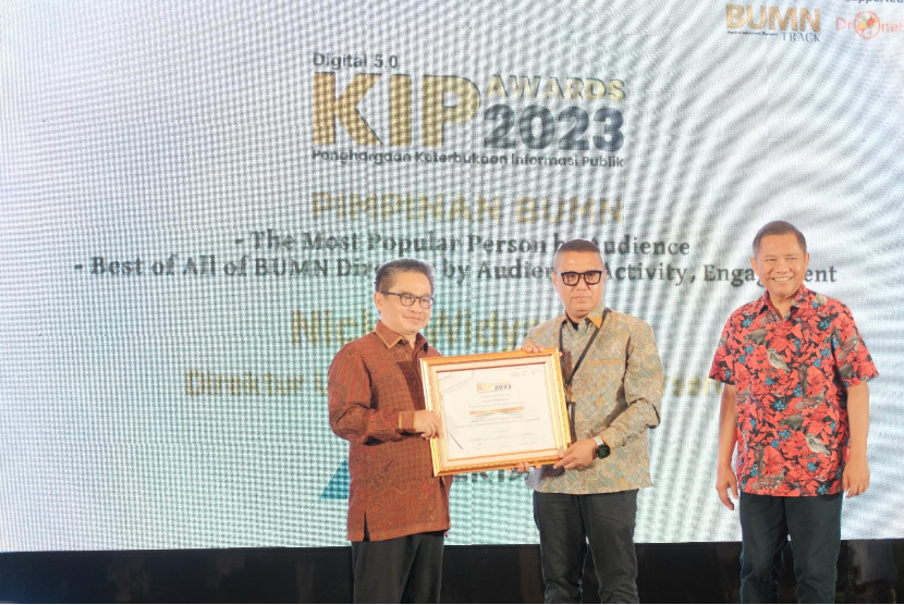 Pertamina meraih penghargaan. Penghargaan diberikan dalam ajang “Keterbukaan Informasi Digital 5.0 KIP BUMN Award 2023” yang diselenggarakan oleh BUMN Track di Ayodya Resort Bali, Jumat (27/10/2023). 