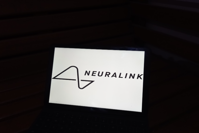 Logo Neuralink. Elon Musk, belum lama ini mengumumkan bahwa chip otak yang dikembangkan oleh Neuralink telah ditanamkan pada manusia untuk pertama kalinya. 