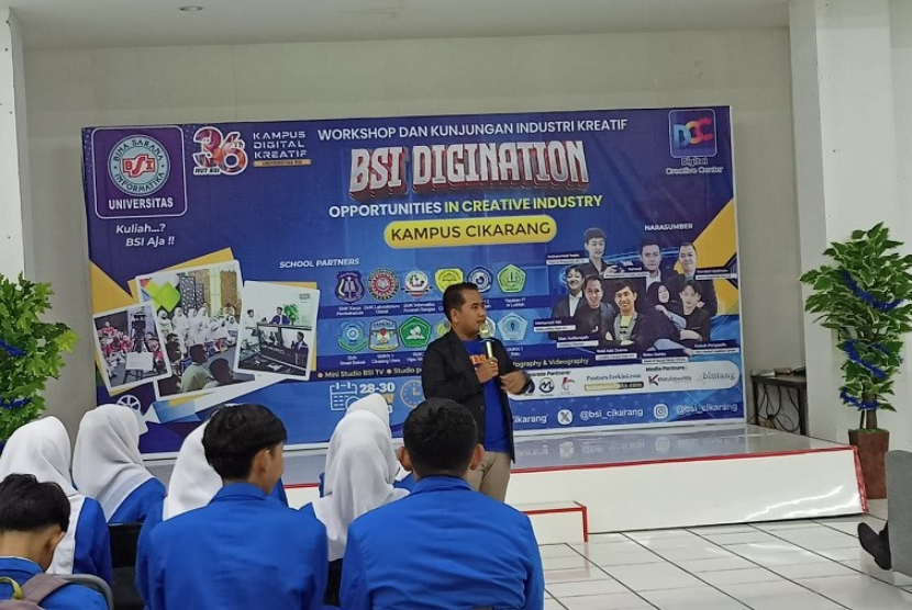 BSI Digination sendiri merupakan kegiatan workshop dan kunjungan industri yang digelar oleh startup Digital Creative Center (DCC) atau Lab Alfa-One di berbagai wilayah Indonesia dengan berkolaborasi bersama Kampus Digital Kreatif Universitas BSI (Bina Sarana Informatika). 