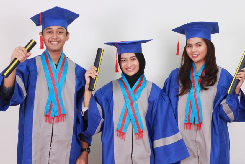 Cyber University akan menggelar wisuda yang ke-2 bagi mahasiswa yang sudah menyelesaikan kuliahnya di tahun ini. 