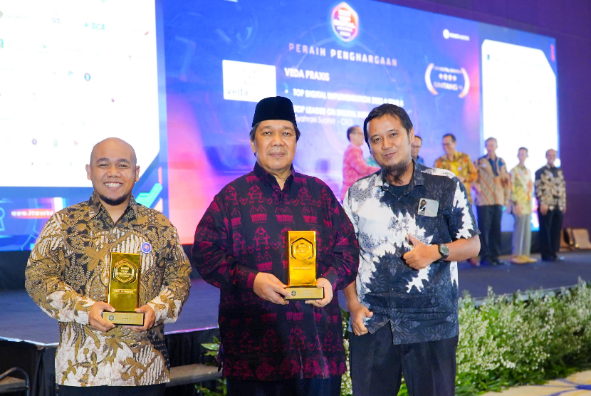 Badan Amil Zakat Nasional (Baznas) RI berhasil meraih dua penghargaan Top Digital Awards 2023 yang diselenggarakan oleh Majalah It Works.