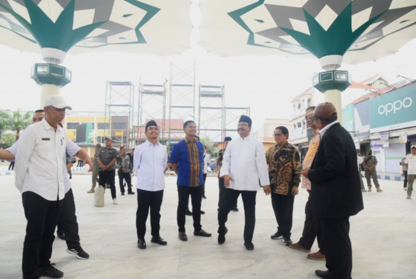 Anggota Komisi X DPR RI Haerul Amri mengatakan bahwa Kota Pasuruan terkenal dengan julukan Kota santri. 