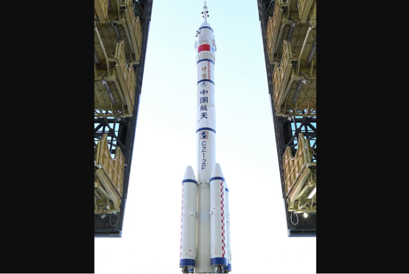 Roket Long March 2F menerbangkan pesawat ruang angkasa eksperimental Cina dari Pusat Peluncuran Satelit Jiuquan pada Kamis (14/12/2023).