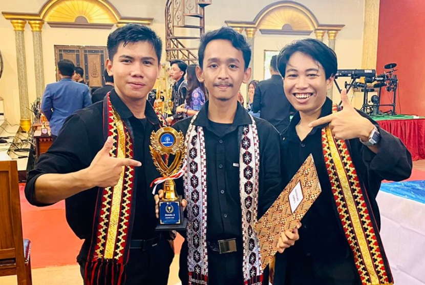 Mahasiswa prodi Manajemen Universitas Nusa Mandiri (UNM), Febrianto, meraih prestasi gemilang dengan meraih Juara 2 dalam lomba Master Chef Gebyar FTIK 2023 yang diselenggarakan oleh Universitas Teknokrat Indonesia.