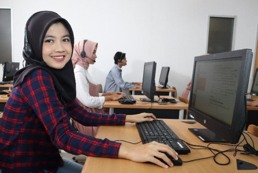 Prof Dr Ir Mochamad Wahyudi, selaku Rektor Universitas BSI (Bina Sarana Informatika), mengumumkan langkah besar Universitas BSI sebagai Kampus Digital Kreatif.