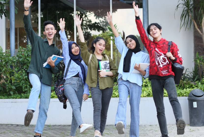  Mahasiswa Universitas BSI berhasil lolos seleksi dalam Program Pertukaran Mahasiswa Merdeka (PMM) 4 Tahun 2024, yang merupakan salah satu bagian dari program Kampus Merdeka yang diselenggerakan oleh Kemendikbud Ristekdikti.