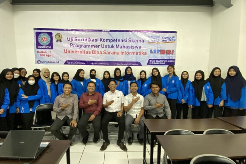 Universitas BSI (Bina Sarana Informatika) kampus Karawang terus berkomitmen dalam meningkatkan kualitas pendidikan dan persiapan mahasiswa menghadapi dunia kerja. 