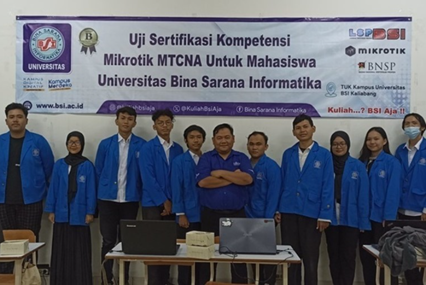 Universitas BSI mengambil langkah signifikan dengan mengintegrasikan sertifikasi MikroTik MTCNA (MikroTik Certified Network Associate) ke dalam kurikulumnya, memberikan keunggulan kompetitif yang kuat kepada mahasiswa, Sabtu (6/1/2024).