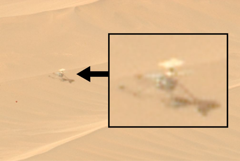 Helikopter Ingenuity NASA dan JPL di permukaan Mars seperti yang terlihat oleh kamera Mastcam-Z milik penjelajah Perseverance pada 4 Februari 2024.