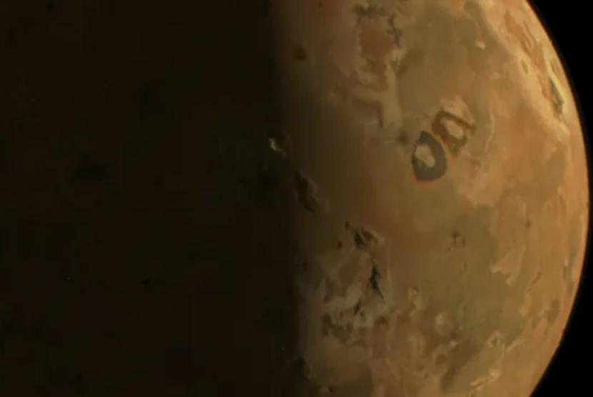 Pesawat luar angkasa Juno milik NASA kini telah melakukan kunjungan jarak dekat kedua ke bulan Jupiter Io dalam waktu kurang dari dua bulan di Bumi.