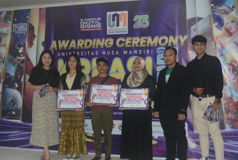 Kreasi (Kompetisi Kreatifitas Siswa Indonesia) Universitas Nusa Mandiri (UNM) 2024 sukses mengumumkan pemenang dalam kategori online competition yakni Cover Song dalam Awarding Ceremony, Sabtu (3/2/2024) berlokasi di Universitas Nusa Mandiri (UNM) kampus Margonda, Jalan Margonda No 545, Pondok Cina, Beji, Depok, Jawa Barat.