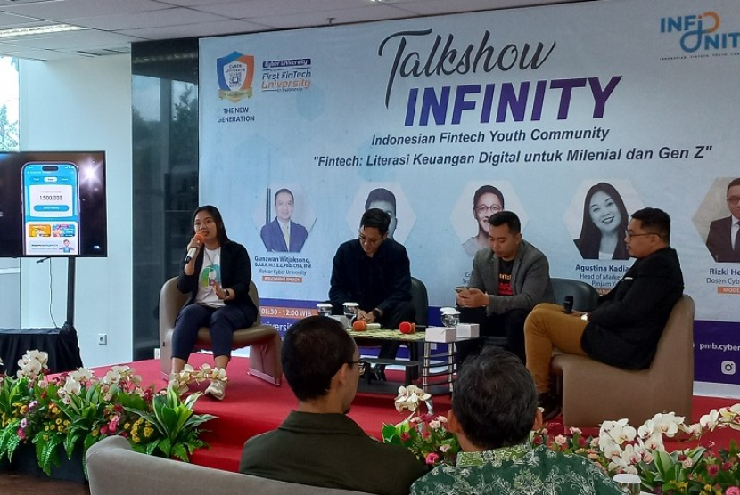 Talkshow Infinity yang diselenggarakan oleh Kampus Fintech (Financial Technology) Pertama di Indonesia, Cyber University bersama Asosiasi Fintech Indonesia (AFTECH), pada Rabu (7/2/2024) kemarin, menghadirkan PinjamYuk sebagai platform yang berdiri di bidang fintech pendanaan atau P2P (peer-to-peer) Lending.