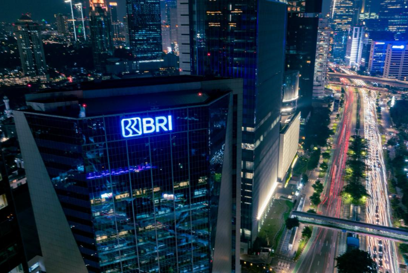 Direktur Utama BRI Sunarso mengungkapkan kinerja saham BBRI yang kembali memecahkan rekor tertinggi sepanjang sejarah merupakan cerminan dari kinerja keuangan yang impresif.
