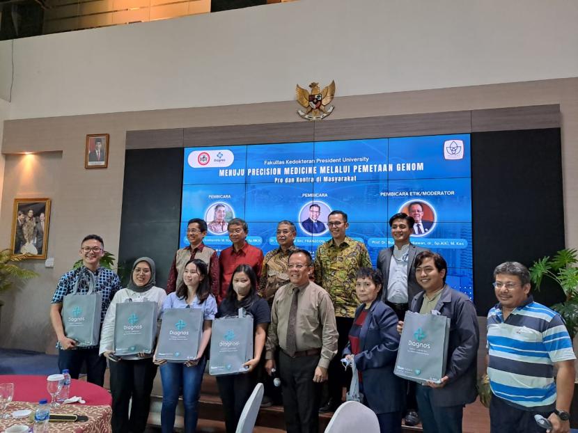 Seminar Bertajuk Menuju Precision Medicine Melalui Pemetaan Genom: Pro dan Kontra di Masyarakat oleh President University  di President Lounge, Menara Batavia, Jakarta, Senin ( 12/2/2024).