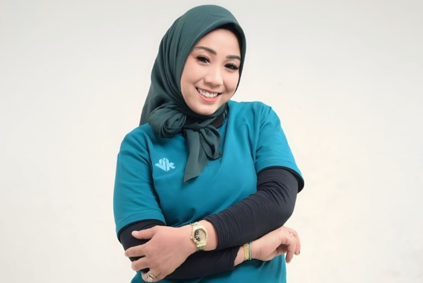 Mahasiswa Universitas Nusa Mandiri (UNM) mampu mengukir prestasi di bidang bisnis. Ia adalah Mawar Putri, mahasiswa Program Studi (prodi) Sistem Informasi sukses membangun bisnis event organizer.