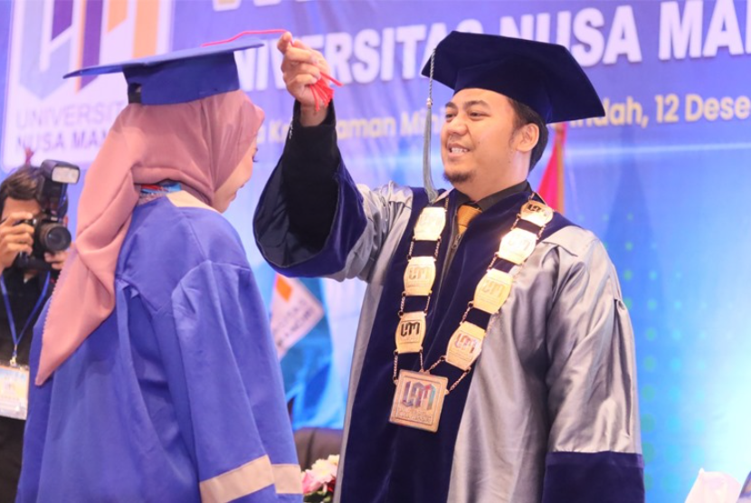 Kampus Digital Bisnis Universitas Nusa Mandiri (UNM) akan menggelar Wisuda ke-36, pada Rabu 6 Maret 2024, di Gedung Sasana Kriya Taman Mini Indonesia Indah (TMII), Jakarta Selatan.