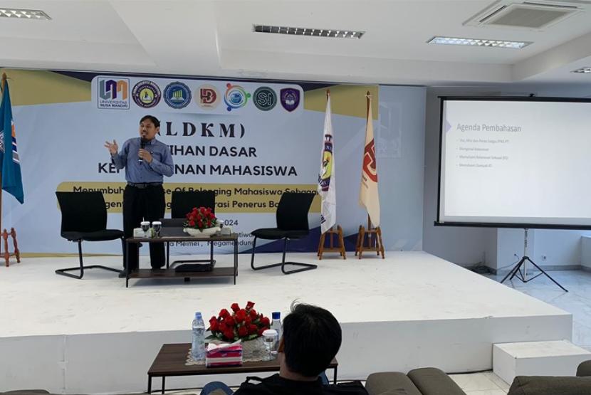 Kampus Digital Bisnis Universitas Nusa Mandiri (UNM) gelar sosialisasi Program Penguatan Kapasitas (PPK) Organisasi Mahasiswa (Ormawa) dalam rangkaian Latihan Dasar Kepemimpinan Mahasiswa (LDKM) pada Senin 19 Februari 2024.