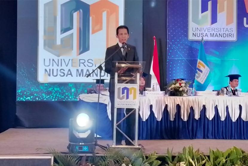 Berkomitmen sebagai Kampus Digital Bisnis, Universitas Nusa Mandiri (UNM) sukses menggelar pelantikan wisuda ke-36 untuk periode Maret.