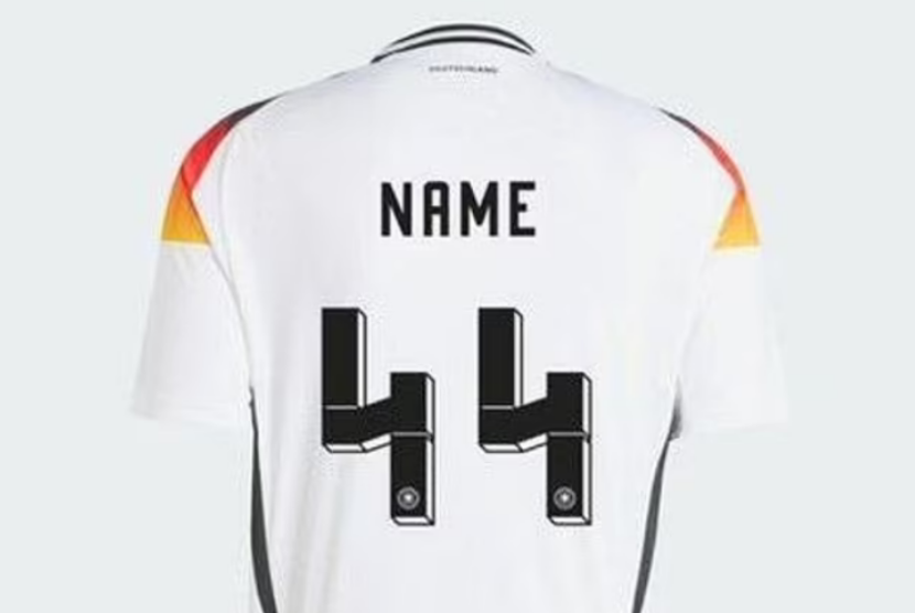 Jersey timnas sepak bola Jerman dengan nomor punggung 44. Adidas telah menghentikan penjualan jersey tersebut karena desain angkanya mirip dengan SS Nazi.