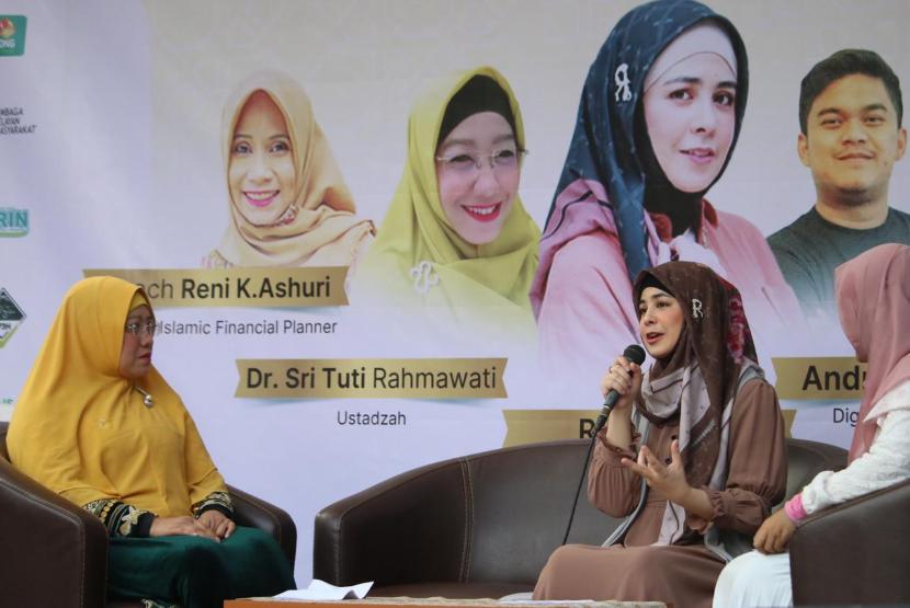 Menyemarakkan bulan Ramadhan tahun ini, Umar Usman Business School dan Khadijah Learning Center (KLC) Dompet Dhuafa menghadirkan Festival Kampoeng Ramadhan Tangerang Selatan pada Selasa (2/4/2024).