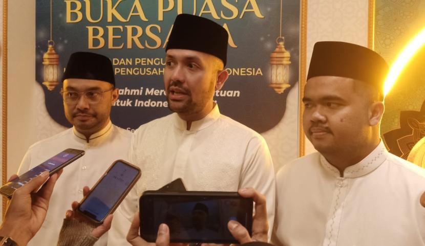 – Ketua Himpunan Pengusaha Muda Indonesia (Hipmi) Akbar Himawan Buchari,  ingatkan pentingnya stabilitas politik nasional 