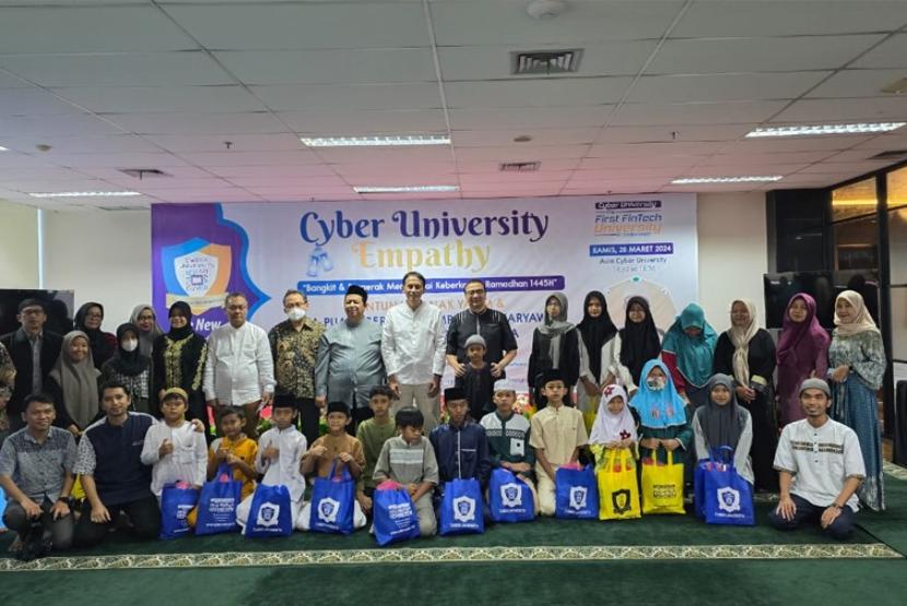 Cyber University atau Universitas Siber Indonesia telah sukses menggelar acara berbagi yang bertajuk Cyber Empathy. 