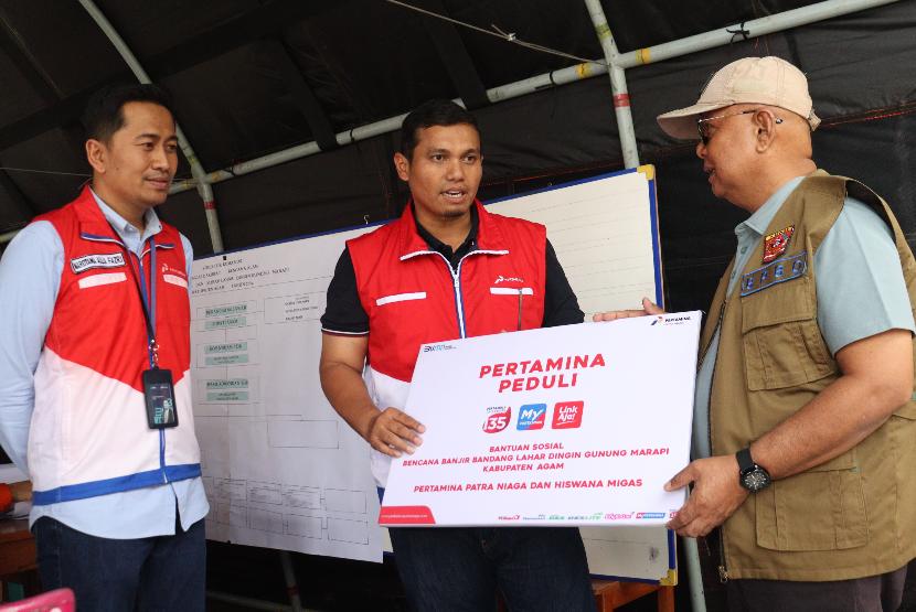Pertamina Patra Niaga merespon kejadian bencana banjir lahar dingin Gunung Marapi, Sumatera Barat (Sumbar) tepatnya di Kabupaten Agam pada 5 April 2024 dengan memberikan bantuan kepada warga yang menjadi korban.