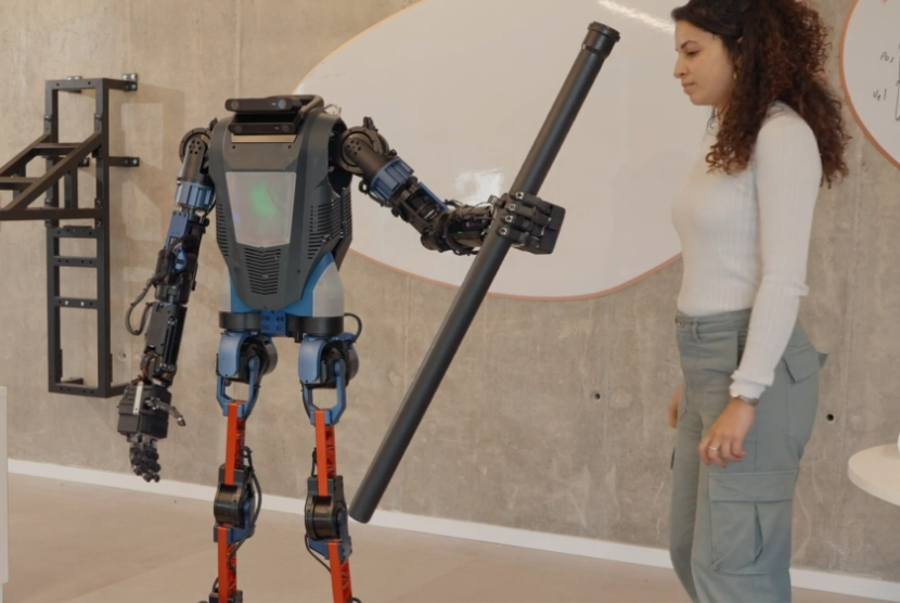 Menteebot, Robot AI berukuran manusia yang dikembangkan Mentee Robotics.
