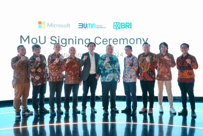 PT Bank Rakyat Indonesia (Persero) Tbk (BRI) menandatangani kemitraan strategis dengan Microsoft guna mendorong pengembangan pemanfaatan kecerdasan buatan/articiaial intelligence (AI) di BRI.