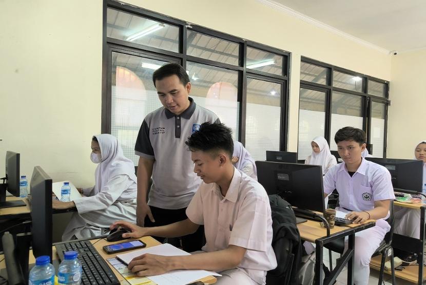 Universitas BSI (Bina Sarana Informatika) bersama dengan Pusat Pelatihan & Pengembangan Pendidikan (P4) Jakarta Barat akan mengadakan Workshop BSI Digination untuk mengasah keterampilan multimedia peserta.