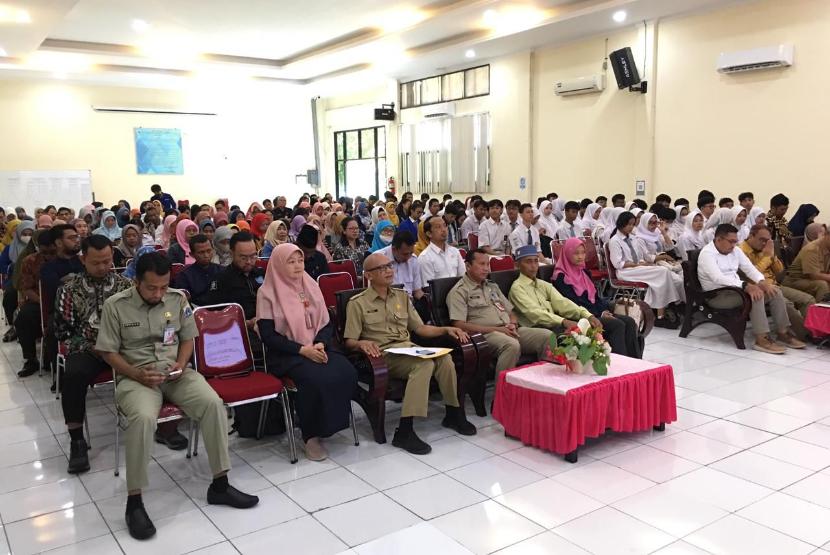 Pusat Pelatihan dan Pengembangan Pendidikan (P4) Jakarta Barat telah resmi membuka pelatihan bagi para pendidik, tenaga kependidikan, dan peserta didik Sekolah Menengah Kejuruan (SMK) di wilayah Jakarta Barat. 