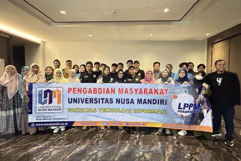 Dosen Universitas Nusa Mandiri (UNM) mengadakan kegiatan pengabdian masyarakat dengan tema 